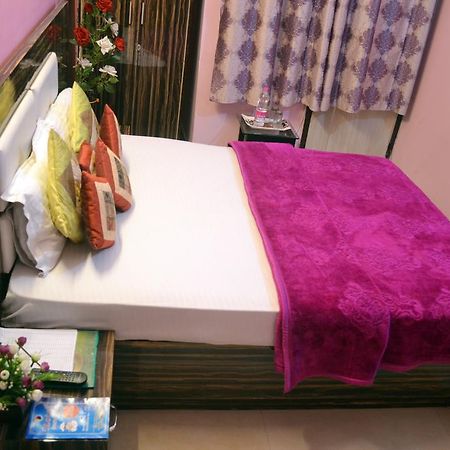 Yatri Guest House New Delhi Bagian luar foto