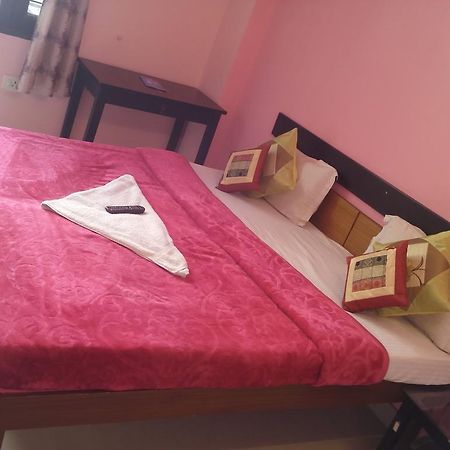 Yatri Guest House New Delhi Bagian luar foto
