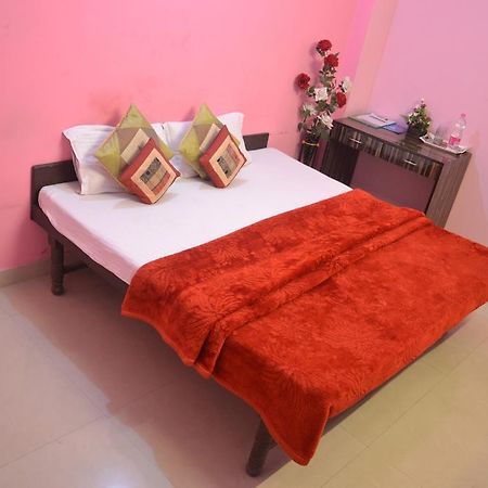 Yatri Guest House New Delhi Bagian luar foto