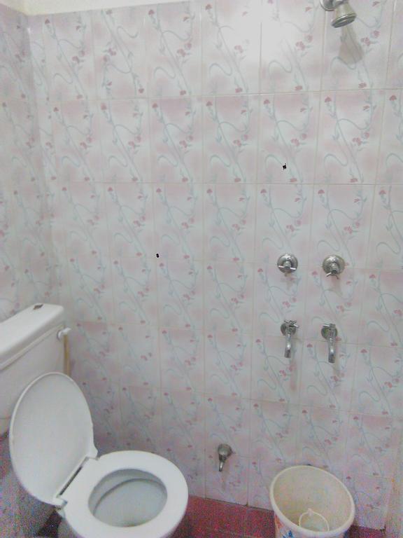 Yatri Guest House New Delhi Bagian luar foto