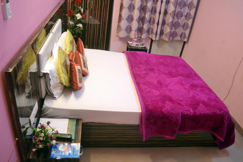 Yatri Guest House New Delhi Bagian luar foto